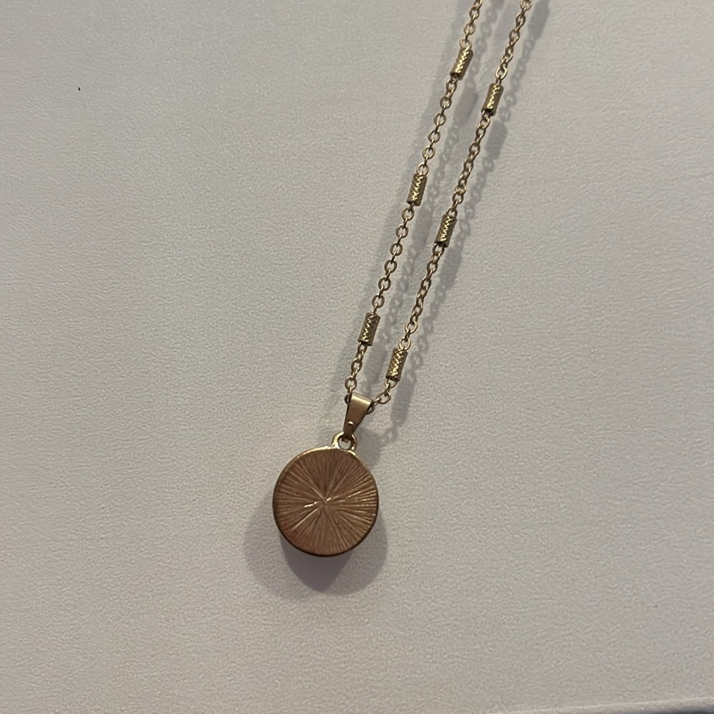 Target Necklace - Picture 2 of 3